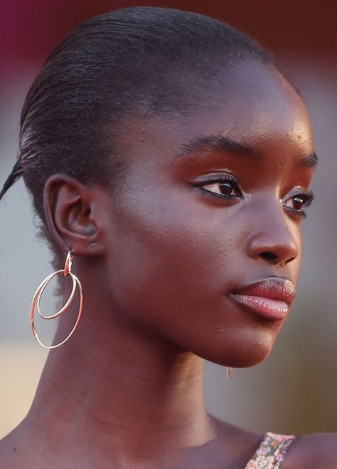 Maty Fall Diba at the 77 Venice International Film Festival 2020 Maty Fall Diba, Maty Fall, Waterfall Shoot, Face Structure, Dark Skin Beauty, Box Braids Styling, Make Up Inspo, Bare Skin, Beauty Standards