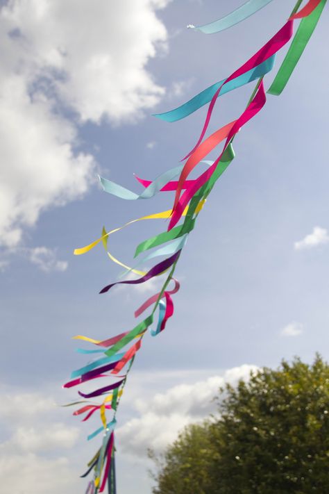 Bunting Ideas Outdoor, Garden Bunting Ideas, Bunting Ideas Unusual, Colourful Bunting, Festival Flags, Outdoor Bunting, Bunting Ideas, Garden Bunting, Bunting Diy