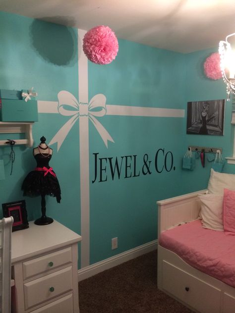 Tiffany & Co Tiffany Blue And Pink Bedroom, Blue And Pink Room Ideas, Blue And Pink Room, Tiffany Inspired Bedroom, Tiffany Blue Rooms, Pink Room Ideas, Tiffany Bedroom, Blue And Pink Bedroom, Mid Century Modern Exterior