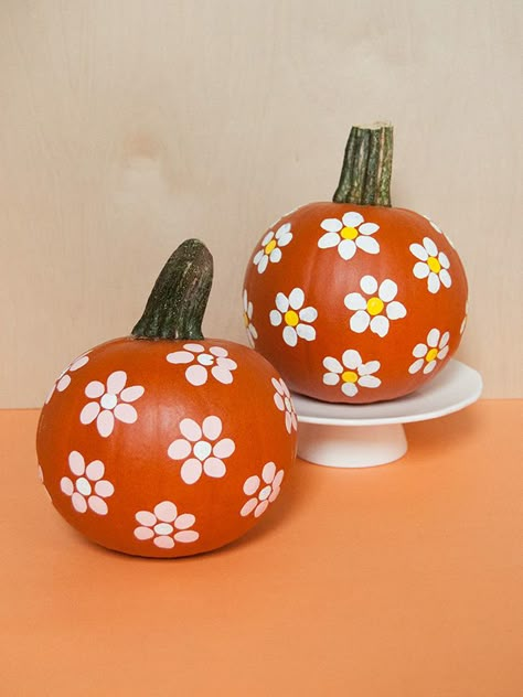 Fingerprint Art Floral Pumpkins | Handmade Charlotte Cute Painted Pumpkin Ideas, Pumpkin Painting Party, Halloween Pumpkin Crafts, Creative Pumpkin Painting, Cute Pumpkin Carving, Creative Pumpkin Decorating, Halloween Pumpkin Designs, Halloween Pumpkins Painted, Handmade Charlotte