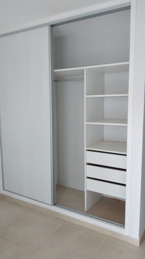 Small Wardrobe Organisation, Closet Redesign, Small Closet Design, Wardrobe Laminate Design, Bedroom Built Ins, Bedroom Closet Storage, Simple Kitchen Design, Armoire Dressing, Closet Design Layout