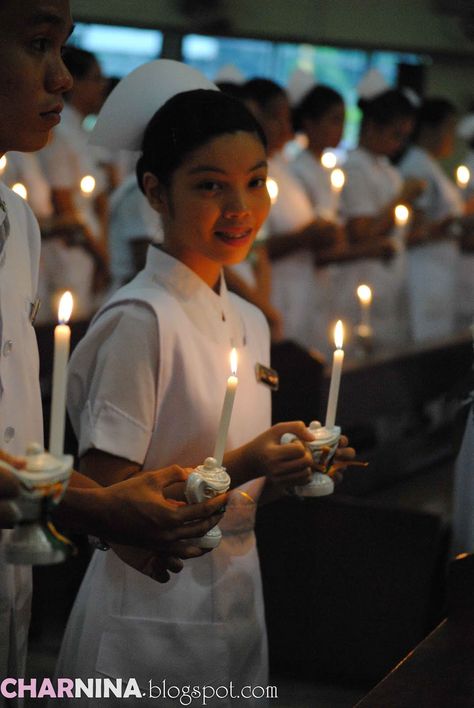 A new nursing graduate.  Perhaps we should bring back the candle lighting, pinning & capping ceremony for all nursing schools... Lpn Pinning Ceremony, Nurse Pinning, Nurse Angel, Nursing Knowledge, Nursing Caps, Travis Wedding, Pinning Ceremony Nurse, Vintage Nursing, Candle Lighting Ceremony