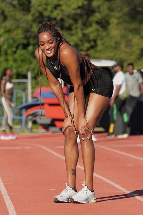 Stacey-Ann Williams ⭐ Jamaican sprinter #athletics Female Sprinter, 10 Week Half Marathon Training, Half Marathon Training Plan, Marathon Training Plan, Athletic Girls, Half Marathon Training, Effective Workouts, Sporty Girls, Marathon Training