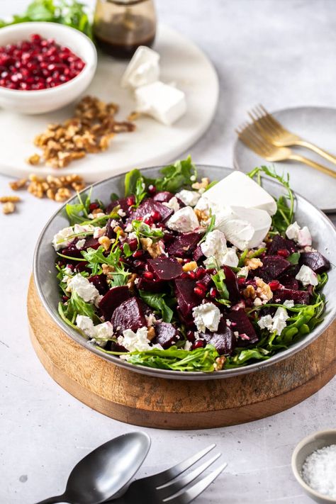 A little sweet, a little salty and incredibly satisfying, this roasted beetroot feta salad tastes as beautiful as it looks too. Simply roasted beetroots, and the best salad dressing ever tossed through salad leaves and topped with walnuts and danish feta. #sugarsaltmagic #beetroot #beetrootsalad #fetasalad Beetroot Feta Salad, سلطة البنجر, Roast Beetroot, Beetroot And Feta Salad, Beet Salad With Feta, Vegetarian Side Dish Recipes, Roasted Beetroot, Best Salad Dressing, Salad Art