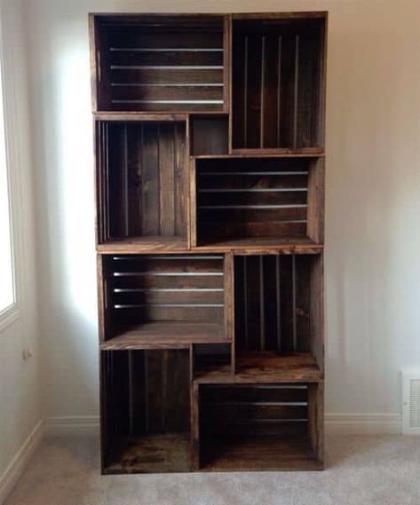 17 DIY Unique Cheap Bookshelves For Your Study Diy Bookshelf Design, Crate Projects, Cheap Bookshelves, Diy Crafts For Bedroom, Crate Bookshelf, Diy Wood Shelves, Diy Rustic Home, Crate Shelves, Diy Rustic Decor