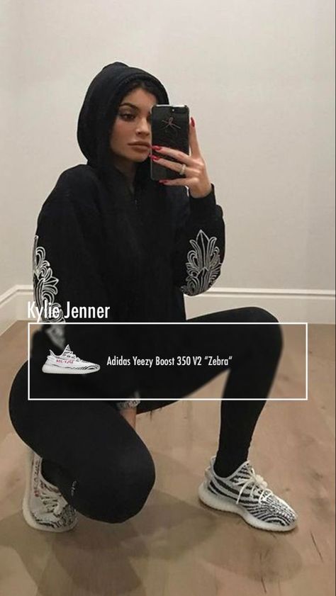 #shoes #shoesaddict #shoegame Yeezy Boost Outfit, Kylie Jenner Adidas, Outfit Ideas Girl, Yeezy Shoes Outfit, Post Baby Outfit, Zebra Outfit, Mens Fashion Nike, Yeezy Outfit Women, Yeezy Zebra