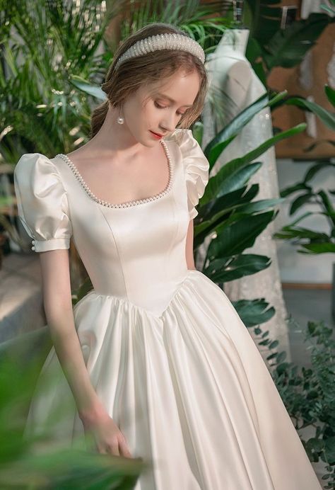 Satin Long Prom Dress, Wedding Dress Satin, Pearl Wedding Dress, Classy Wedding Dress, 파티 드레스, White Wedding Dress, Wedding Hijab, Dream Wedding Ideas Dresses, Wedding Dresses Satin