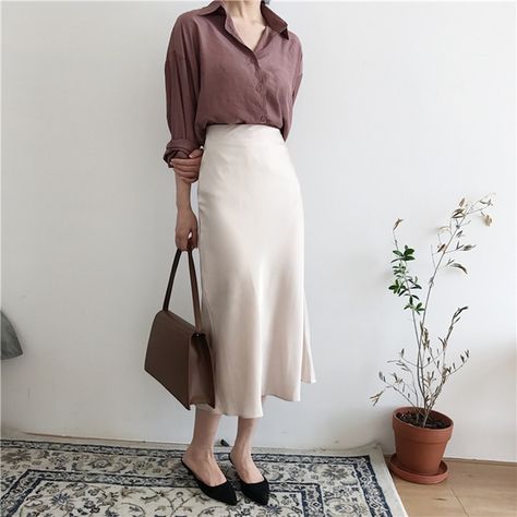 Long Satin Skirt, High Waist Long Skirt, Long Skirt Outfits, Cheap Skirts, Rock Outfit, Summer Elegant, Modesty Fashion, Long Skirts For Women, 가을 패션