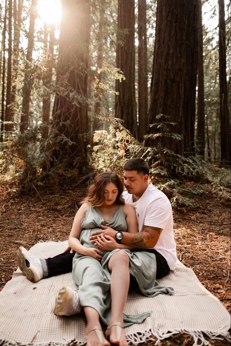 Woodland Maternity Photos, Maternity Photo Shoot Ideas Forest, Maternity Photos In Forest, Forrest Maternity Photoshoot, Pine Tree Maternity Pictures, Maternity Photo Shoot Ideas Woods, Maternity Forest Photoshoot, Forrest Maternity Shoot, Forest Maternity Photos