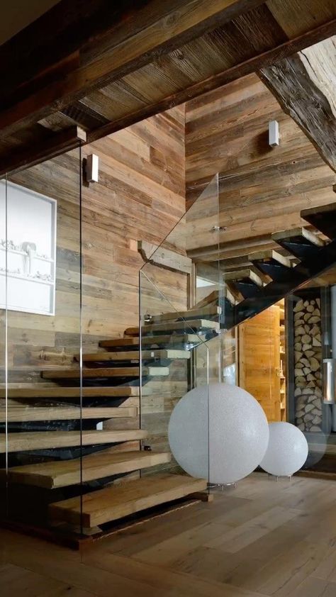 Chalet Stairs, Modern Chalet Exterior, Modern Chalet Interior, Chalet Style Homes Interior, Chalet Modern, Chalet Living Room, Chalet Exterior, Luxury Chalet Interior, Cabin Farmhouse