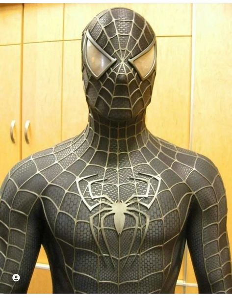 Black Spider-Man suit Best Marvel Villains, Spiderman Sam Raimi, Spiderman Trilogy, Raimi Spiderman, Lethal Protector, Black Spider Man, Hulk Buster, Spider Man Suit, Spiderman 2002