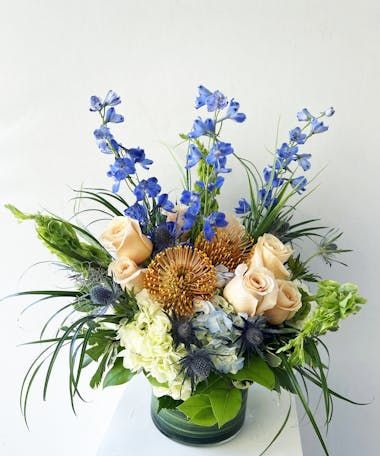 Marco Island Florist | Marco Island & Naples Flower Delivery & Gifts Living Room Dining Table, Bouquet Box, Silk Arrangements, Flower Delivery Service, Marco Island, Fresh Flowers Arrangements, Same Day Flower Delivery, Fresh Cut Flowers, Delivery Gifts