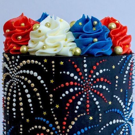 Steph Q | Qookie The Cakery on Instagram: “The only fireworks I’ll be seeing this year and I’m ok with it! Everyone please stay safe this weekend!!!🎆❤️🤍💙 • • • • • #cakegram…” Fireworks Cake, Patriotic Cake, Cake Trends, Please Stay, Fashion Cakes, No Cook Desserts, Cake Boss, Cake Lover, Happy 4th Of July