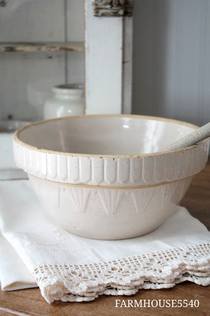 Farmhouse Mixing Bowls, Farmhouse 5540, Vintage Stoneware Crocks, Antique Crock, Ceramic Crock, Antique Crocks, Vintage Crock, Weekly Inspiration, Coffee Bars In Kitchen