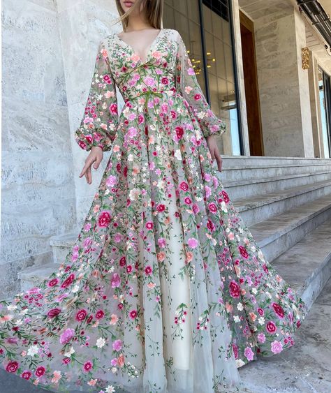 Floral Tulle Prom Dress, Ultra Feminine Style, Teuta Matoshi, Fairy Wedding Dress, Special Occasion Gowns, Bridal Jumpsuit, Fairy Wedding, Porto Rico, Embroidered Maxi Dress