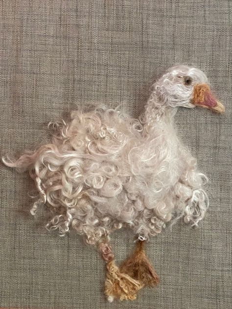 Needle Felt On Canvas, Needle Felting Embroidery, Needle Felting On Fabric, Needle Felted Goose, Needle Felting On Clothes, Mohair Embroidery, Needle Felt Crafts, Sewing Canvas, Needle Felting Ideas