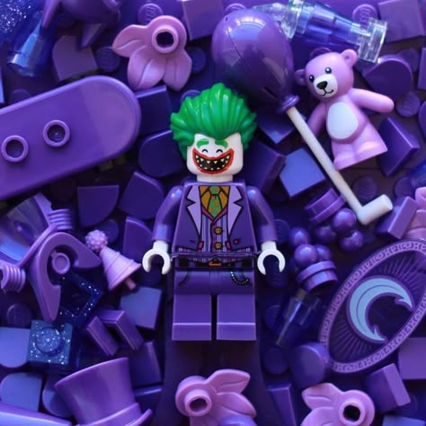 Lego Joker, Lego Poster, The Lego Batman Movie, Lego Wallpaper, Lego Sculptures, Lego Custom Minifigures, Lego Photo, Lego Batman Movie, Lego Minifigs