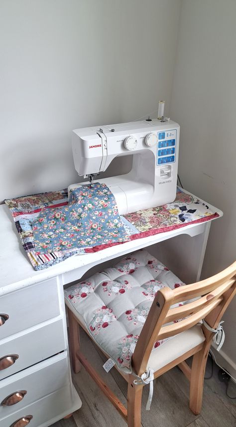 The Sew Belle Design shop will be reopening this Friday! Upcycled Kitchen, Sewing Room Inspiration, Sewing Machine Tables, Indian Room Decor, Outdoor Baths, Sewing Machine Table, Sewing Room Design, Sewing Room Decor, Sewing Furniture