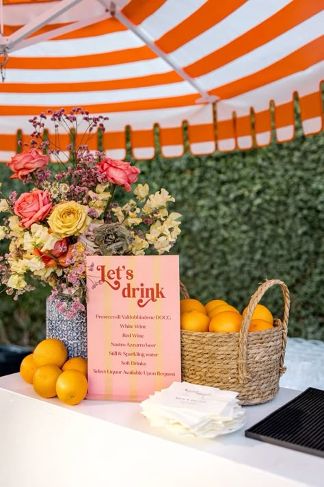 Aperol Spritz Pool Party, Citrus Dinner Party, Aperol Station, Aperol Spritz Party Theme Birthday, Lemon Bachelorette Theme, Aperol Spritz Station, Happy Hour Party Ideas, Spritz Party Theme, Italian Wedding Decorations