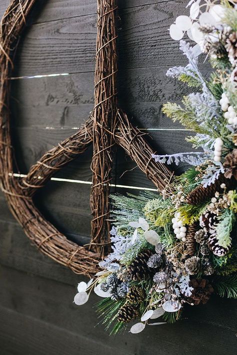 Peace Sign Wreath with Faux Foliage DIY. Put a modern twist on a classic grapevine wreath with faux flowers. It's the perfect large wreath to hang outdoors all winter long. #peacesign #wreath #diywreath #christmas #diy #holidays #christmasDIY #holidayDIY #grapevinewreath #fakeflowers #fauxflowers Christmas Tree Styling, Peace Sign Wreath, Swag Wreaths, Exterior Flooring, Ceiling Door, Pie Baking, Style Hacks, Door Entrance, Pumpkin Picking