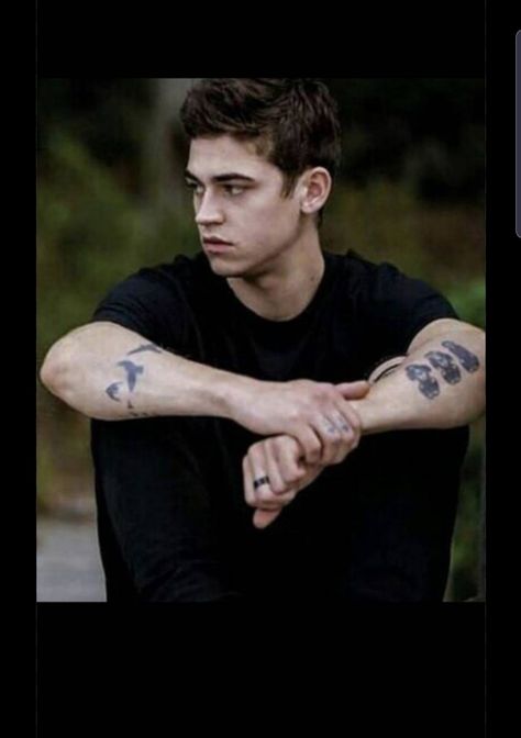 Hardin Scott Wallpaper, Hero Fiennes Tiffin Aesthetic, Hero Tiffin, Hero Fiennes Tiffin After, Hero Fiennes Tiffin Hardin, Men Fade Haircut Short, Hero Tattoo, Hero Ft, Fiennes Tiffin