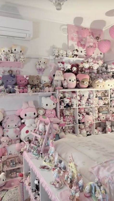 Room Full Of Plushies, Plushie Bedroom, Plushie Wall, Room Ideas, Bedroom, Wall