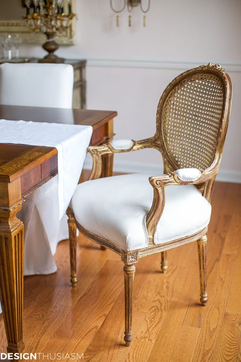 French Country Chairs, French Country Dining Chairs, Gold Dining Chairs, French Country Dining Room, Dining Room French, Country Interior Design, French Dining Chairs, French Farmhouse Decor, Country Dining Rooms