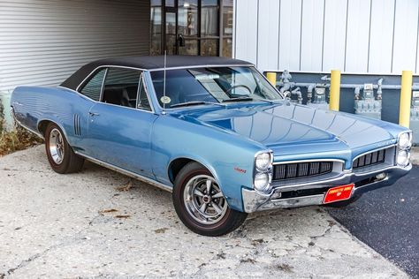 This 1967 Pontiac LeMans isn't a GTO – it's even better. Collector Cars For Sale, Pontiac Tempest, Chevy Nomad, Small Rv, Pontiac Lemans, Power Rack, Pontiac Cars, Car Images, Pontiac Gto