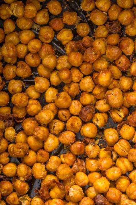 Make Air Fryer Chickpeas Crispy In 15 Minutes 1 Fried Chickpeas Recipe, Chickpeas Crispy, Air Fryer Chickpeas, Fueling Hacks, Chickpea Recipes, Air Fryer Recipes Easy, Protein Snacks, Fryer Recipes, Chickpeas