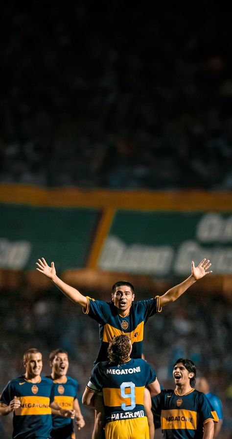 Riquelme Wallpaper, Boca Juniors Wallpaper, Martin Palermo, Street Football, Football Icon, Basketball Wallpaper, Volleyball Outfits, Soccer World, Palermo