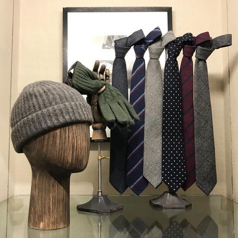 Visual Merchandising Fashion, How To Store Ties, Window Display Retail, Clothing Store Displays, Suit Stores, Mens Fashion Magazine, Modern Cupboard Design, Visual Merchandising Displays, Feels Like Summer