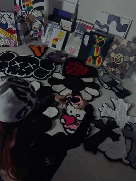 Kaws Room Decor Black, Hype Beast Room Decor, Dope Painting Ideas On Canvas, Hype Beast Room, Hypebeast Painting, Hype Beast Bedroom, Girl Apartment Decor, Hypebeast Room, Hype Beast