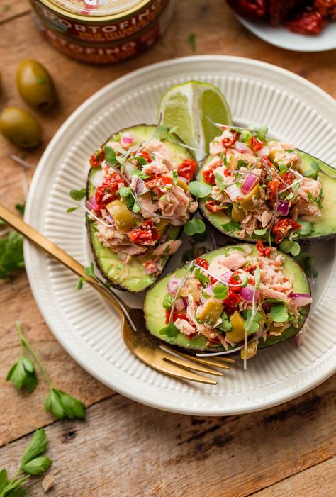 Tuna Avocado Boats Tuna Boats, Italian Tuna, Toast Aperitif, Avocado Boats, Avocado Tuna, Tabbouleh Salad, Tuna Avocado, Fresh Tuna, Yellowfin Tuna