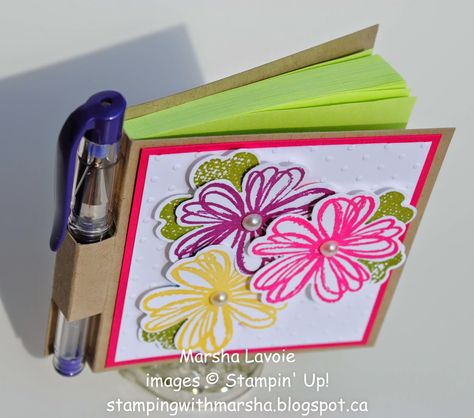 post it note holder with pen Diy Note Pad, Pen Holder Diy, Post It Note Holder, Post It Holder, Notes Project, Post It Note Holders, Easy Handmade Gifts, Instruções Origami, Post It Note