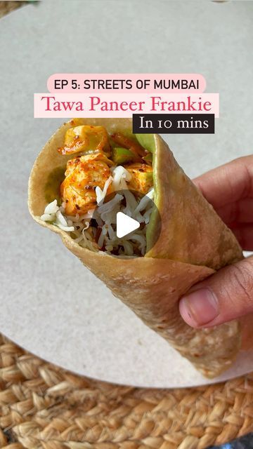 Dhruvi Jain on Instagram: "✨Craving a quick and delicious meal? Try our 10-min Healthy Tawa Paneer Frankie – a burst of flavors wrapped in a warm, satisfying embrace. Fast, easy, and oh-so-tasty! 🌯 — Ingredients: 1 tsp butter or oil Cabbage Capsicum Tomatoes Salt Red chilli powder Black pepper powder Dry ginger powder Little water Paneer Roti Cheese (optional) Serve it immediately while it’s warm and enjoy💕😍 Like, save, share and follow @burrpet_by_dhruvijain for more such recipes🤩✨ #healthyrecipeshare #healthyrecepies #quickmeal #frankie #frankies #wrap #paneerroll #paneerfrankie #onepotmeals" Paneer Wraps Indian, Paneer Wrap Recipes, Paneer Recipes Indian Snacks, Healthy Paneer Recipes, Frankie Recipe Veg, Paneer Frankie Recipe, Paneer Recipes Indian, Roti Wrap, Paneer Frankie