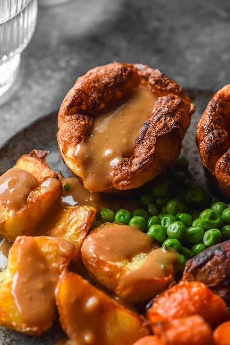 Gluten free Yorkshire puddings that are xanthan gum free, nut free and easily dairy free. A delicious gluten free take on the classic. Gluten Free Yorkshire Pudding Recipe, Gluten Free Yorkshire Pudding, Yorkshire Pudding Recipes, Best Pans, Soy Protein, Gf Bread, Yorkshire Pudding, Vegan Sausage, Dairy Free Options