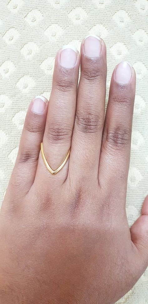 Modified gold voddungila/oddungura in V shape V Shape Ring Design, V Shape Finger Ring, V Shape Rings For Women, V Shaped Rings For Women, V Rings Gold, Vanki Ring Gold, Gold Rings Simple Unique Indian, Vanki Rings Gold Indian, Vanki Ring Gold Plain