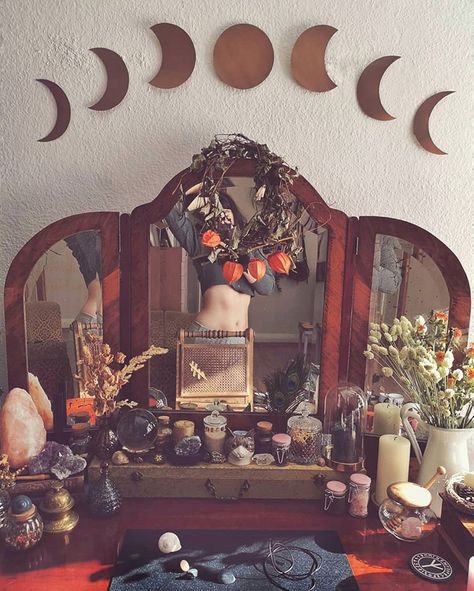 o I rearranged my altar last weekend and it seems to me that it looks way more tidy and somehow adulty now. Less colors, less kitsch, less Witchy Vanity, Witches Altar, Meditation Space, Refurbished Furniture, Dream Bedroom, House Inspiration, Bedroom Makeover, Kitsch, Living Room Decor