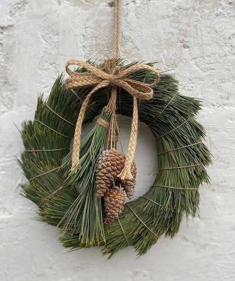 Natal Natural, Dekoratívne Vence, Natural Crafts, Natural Christmas, Style Edit, Christmas Crafts Decorations, Christmas Floral, Christmas Wreaths Diy, Wreath Crafts