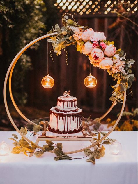 Hula Hoop Cake Stand, Hoop Wedding Cake Stand, Wedding Cake Hoop, Cake Hoop Stand, Cake Hoop, Unique Cake Stands, Glacier Wedding, Birthday Cake Stand, Hoop Decor