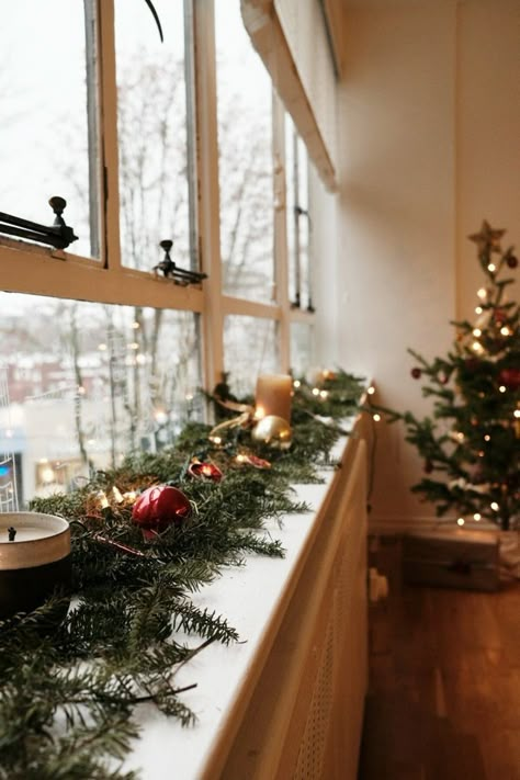 Christmas Decor Window Sill, Window Sill Decor Christmas, Christmas Window Sill Decorations, Christmas Candle In Window, Window Sill Christmas Decor Ideas, Christmas Window Sill Decor, Windowsill Christmas Decor, Candles In Windows Christmas, Window Sill Christmas Decor