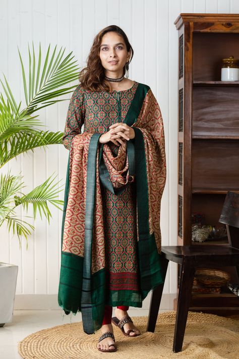 Pashmina Kurta, Contemporary Saree, Kurta And Dupatta, Kurta Dress, Suits Design, Dupatta Set, Indian Textiles, Straight Kurta, Silk Pants