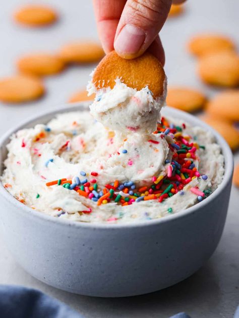 Dunkaroo Dip Cookie Dipping Sauce, Dunkaroo Cookies, Easy Brownie Batter Dip, Brownie Batter Dip Recipe, Cake Mix Dip, Dip Cookies, Toffee Apple Dip, Dunkaroo Dip, Brownie Batter Dip