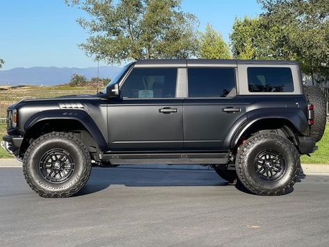 Bronco Matte Black, Matte Black Bronco, Black Bronco, Broncos Colors, New Bronco, Ford Suv, Ford Broncos, Future Vision, Ideal Life