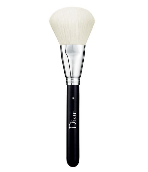 Dior Backstage Powder Brush No. 14 #румяна #макияж #щёки #красота #стиль Dior Backstage Powder, Dior Powder, Setting Powder Brush, Types Of Brushes, Prom Makeup Tutorial, Dior Runway, Dior Backstage, Foundation Brushes, Hair Supplies