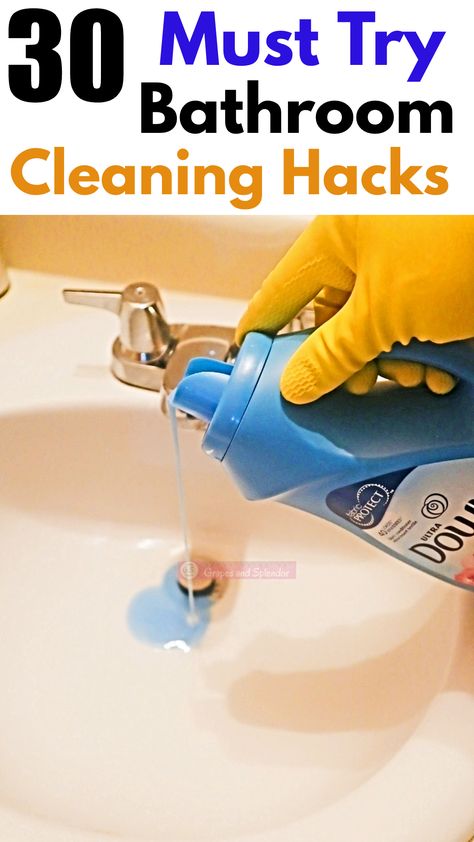 Cleaning your bathroom can be much esier if you get to know these tips and tricks. Check out these 30 bathroom cleaning hacks and make your bathroom sparkle AND SMELL AWESOME! Lady Tips, Unusual Bathrooms, Girl Hacks, Bathroom Hacks, Homemade Stuff, Cleaning Lady, Diy Cleaning Hacks, Bathroom Smells, Bathroom Cleaning Hacks