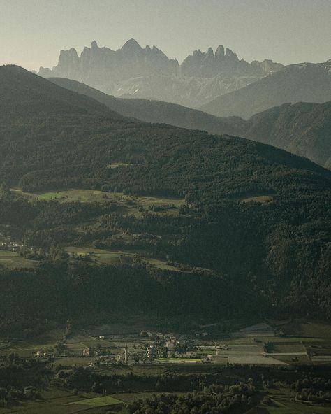 You know, when you stand amidst the Dolomites, it’s like you’re surrounded by layers upon layers of majestic mountains and rolling hills. Each one seems to have its own story to tell, etched into the rugged beauty of these landscapes. It’s as if you’re witnessing nature’s own symphony, with peaks reaching for the sky and valleys stretching out in perfect harmony. The breathtaking sight of it all is simply awe-inspiring. . #dolomitesunesco #dolomitesitaly #visitdolomites #travelerlife #wanderg... Hills Aesthetic, Reaching For The Sky, Painting Animation, The Dolomites, Majestic Mountains, Country Side, Telling Stories, Perfect Harmony, World Building