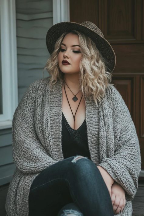 23 Plus Size Outfits For Fall to Inspire Your Wardrobe Oversized Chunky Sweater Outfit, Plus Size Sweater Dress Outfit, Alternative Plus Size Outfits, Alt Mom Outfits, Fall Winter Outfits Plus Size, Maxi Dress With Sweater, Size 16 Outfits, Plus Size Outfits For Fall, Style For Curvy Women