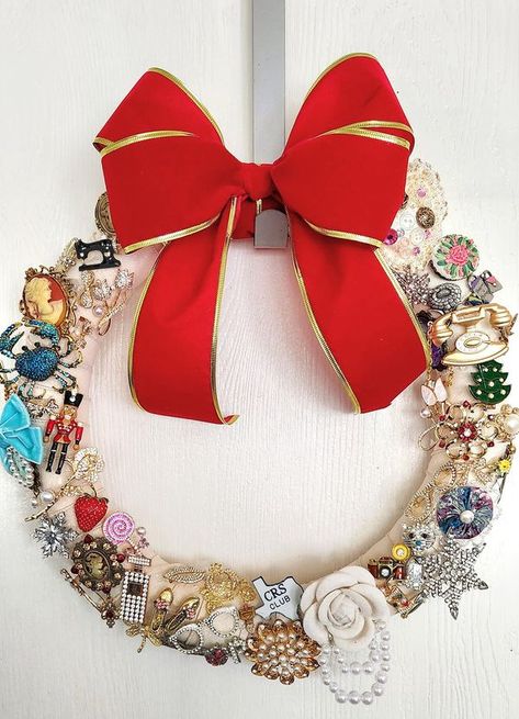 I made this wreath out of my grandmother's broaches. 🥰 | Facebook Wreath, Christmas