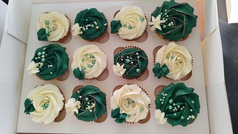 Emerald Green Cupcake Ideas, Emerald Green Cupcakes Weddings, Green White And Gold Cupcakes, Emerald And Gold Cupcakes, Emerald Green And Gold Cake Pops, Emerald Green And Gold Cupcakes, Emerald Green Treats, Emerald Green Desserts, Emerald Cupcakes